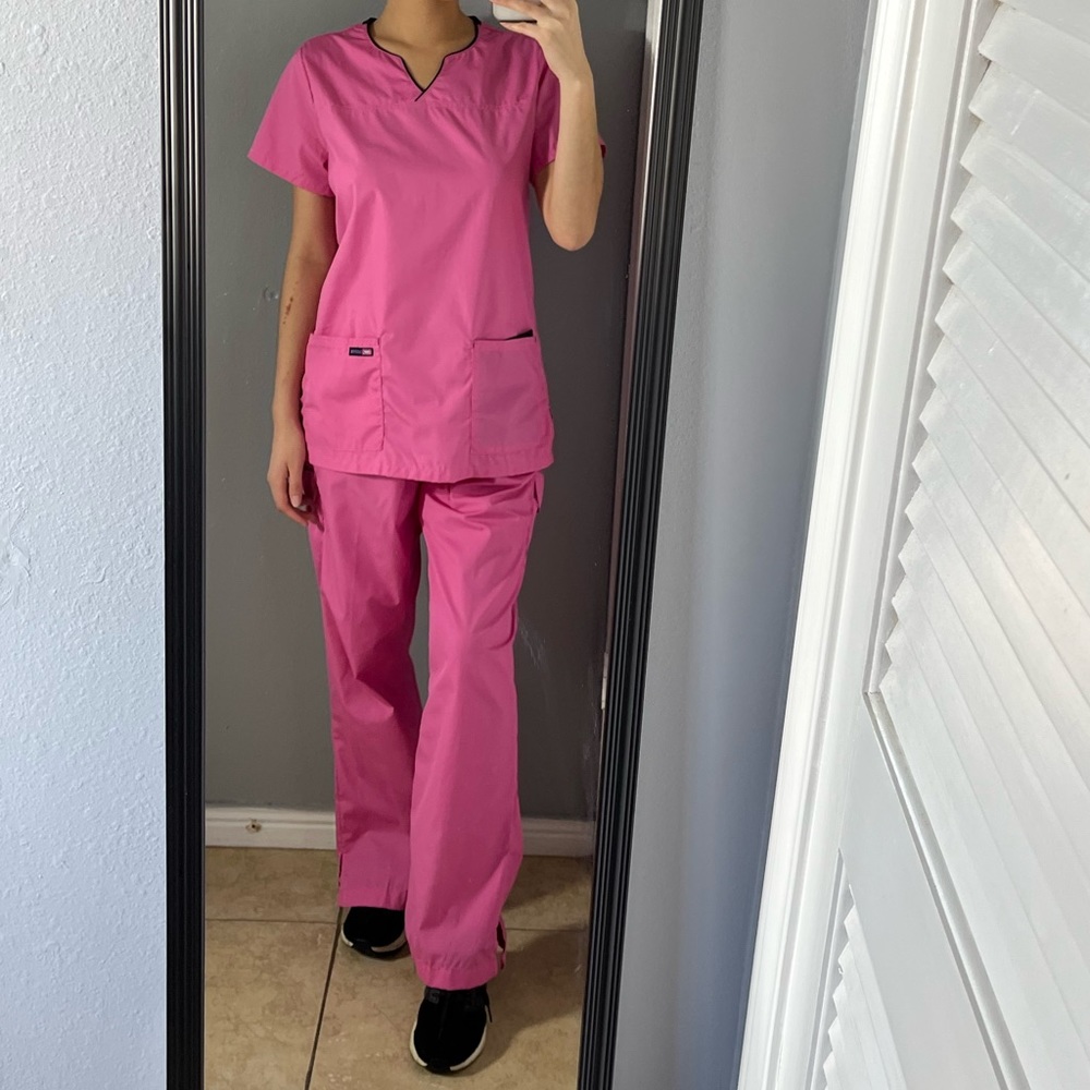 Lizzy b pink size small top and size medium pants scrubs set